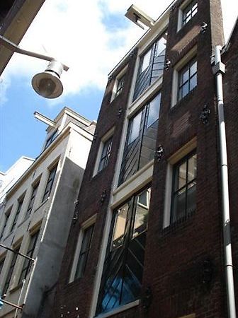 Old City Amsterdam Bed And Breakfast Exterior photo